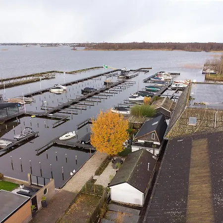 Woonboot De Rietpieper 船屋 鲁斯德雷赫特