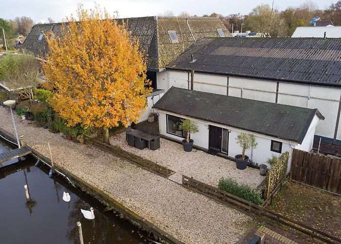 ספינת מלון Woonboot De Rietpieper *