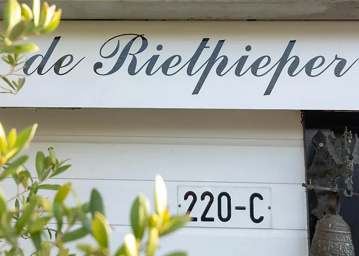 ספינת מלון Woonboot De Rietpieper *