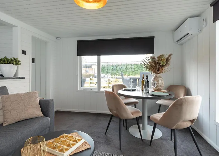 Botel Woonboot De Rietpieper *